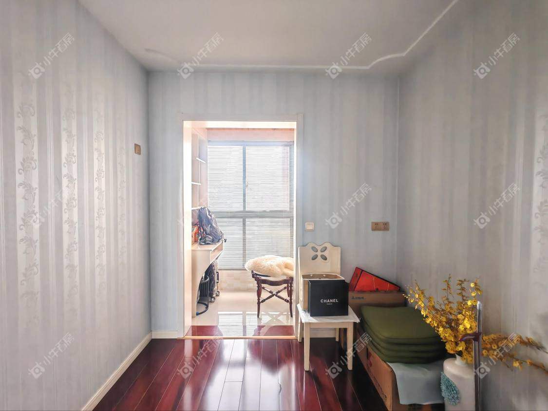 镇江东方盛世在售二手房源室内图_小牛看房