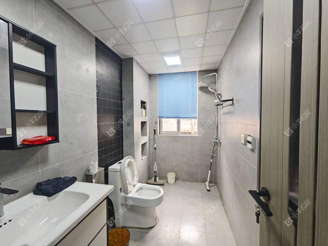 镇江金虹花园在售二手房源室内图_小牛看房