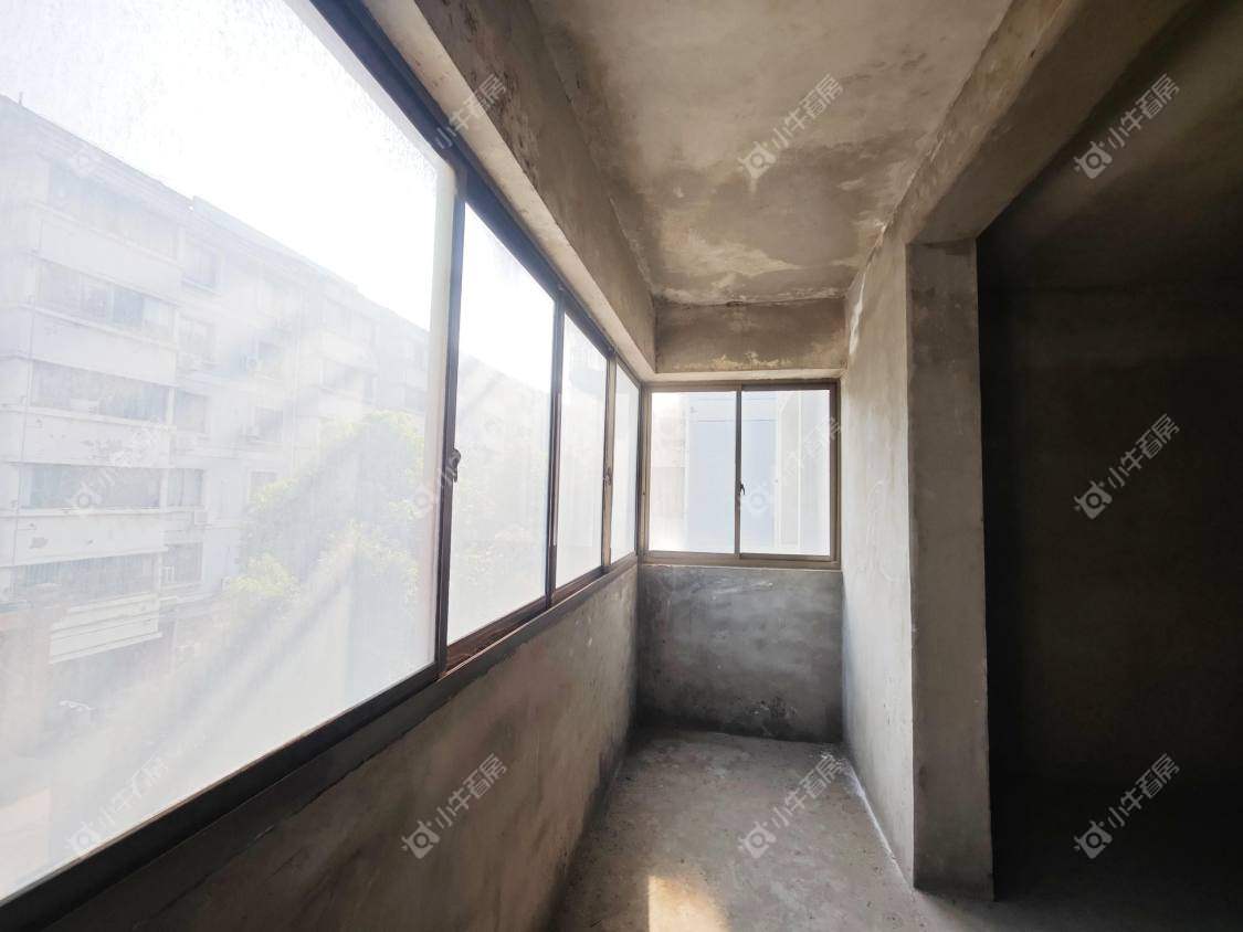 镇江金凤凰在售二手房源室内图_小牛看房