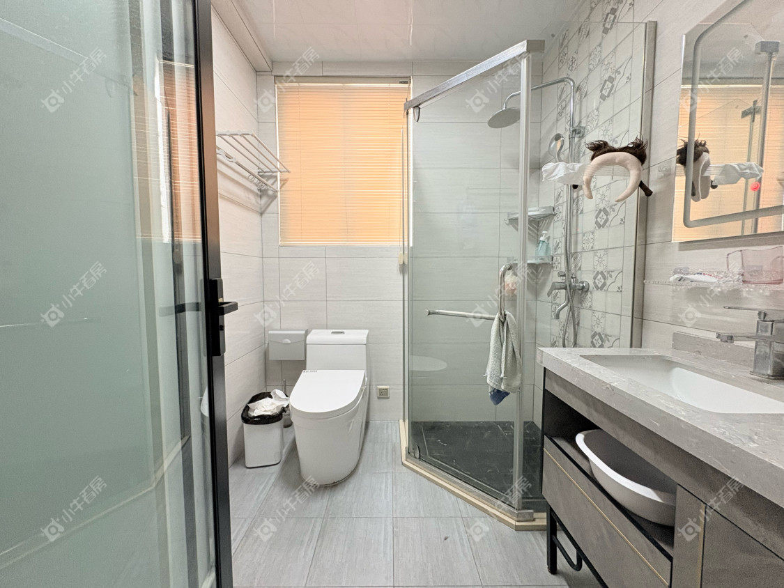 镇江金凤凰在售二手房源室内图_小牛看房