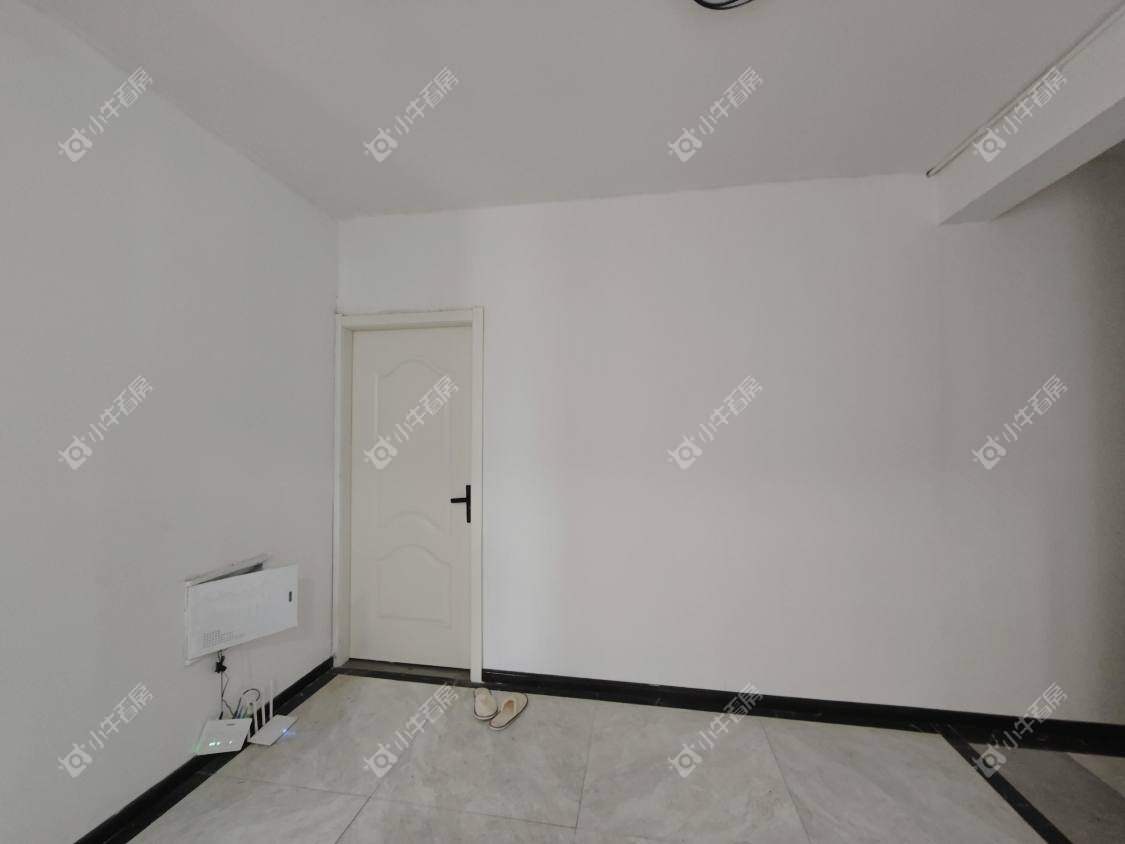 镇江融创华南映在售二手房源室内图_小牛看房