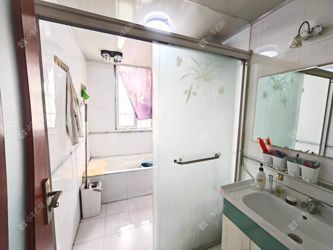 镇江龙凤二村在售二手房源室内图_小牛看房