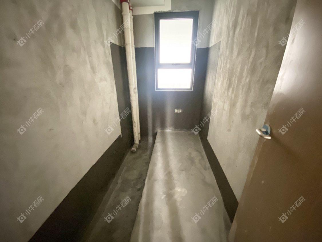 镇江融创华南映在售二手房源室内图_小牛看房