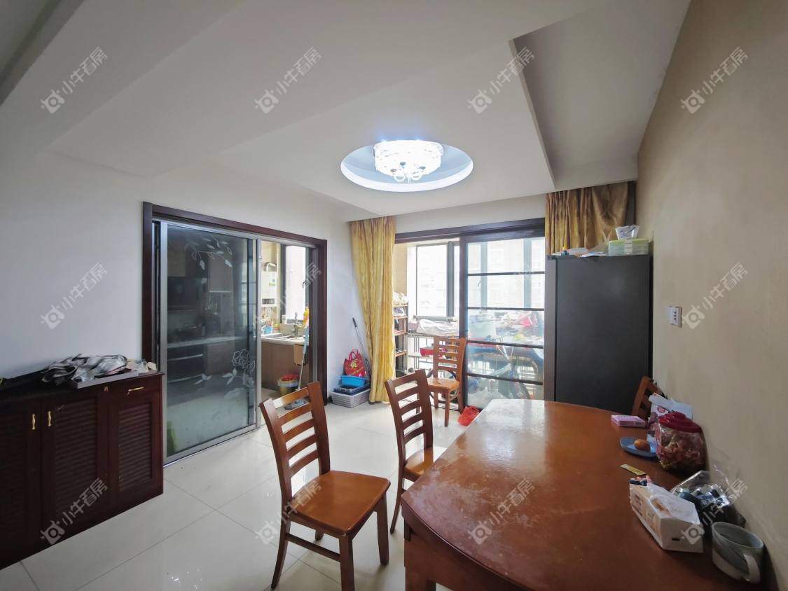 镇江凤凰国际在售二手房源室内图_小牛看房