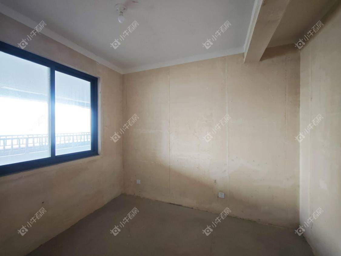 镇江融创华南映在售二手房源室内图_小牛看房