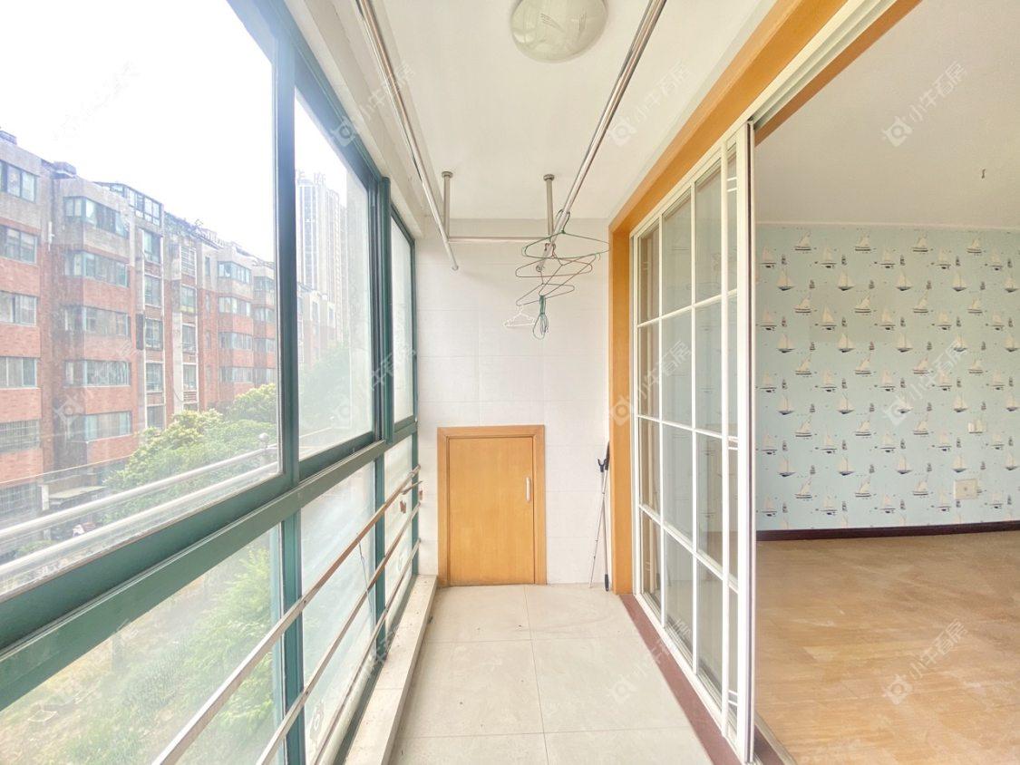 镇江芳草苑在售二手房源室内图_小牛看房