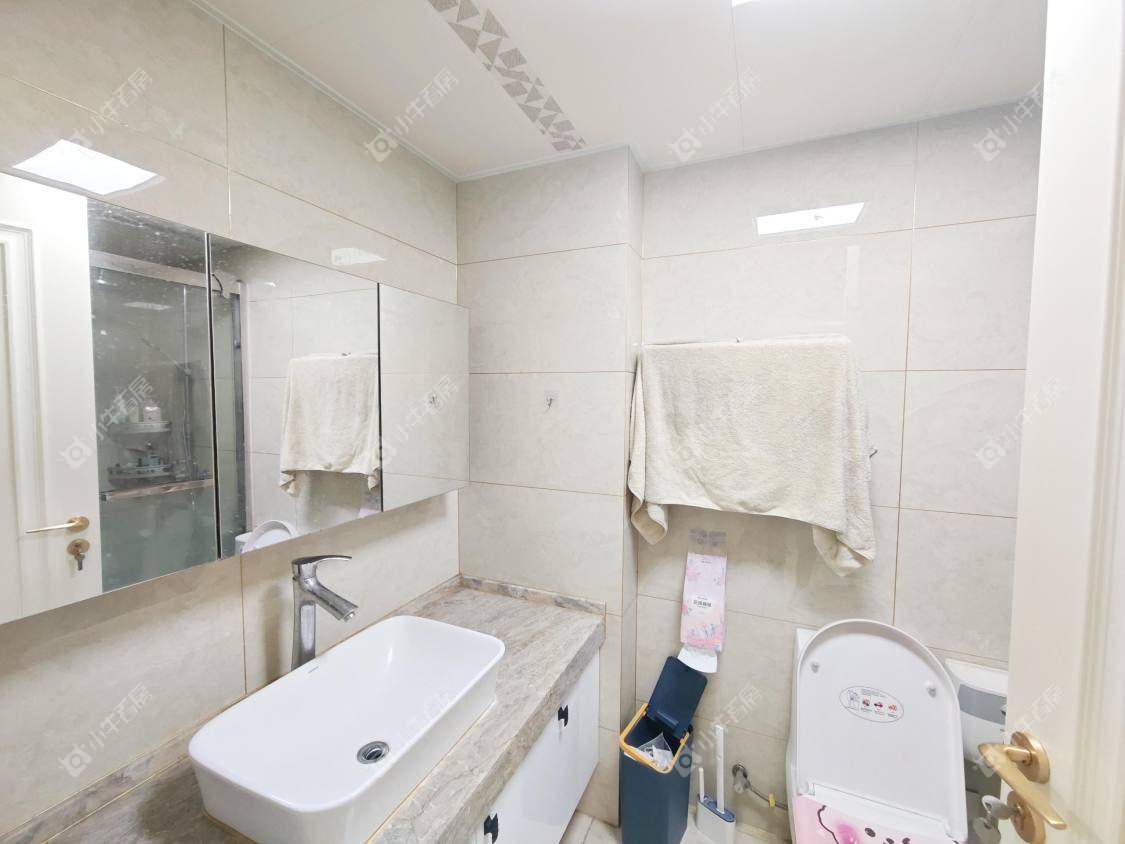 镇江滨河凤凰城在售二手房源室内图_小牛看房