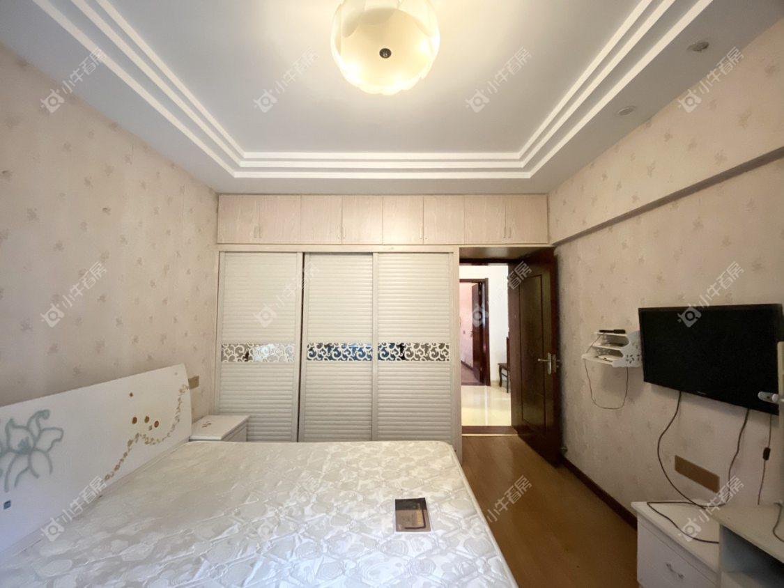 镇江世纪豪都在售二手房源室内图_小牛看房