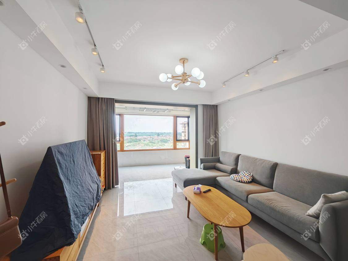 镇江凤凰郡在售二手房源室内图_小牛看房