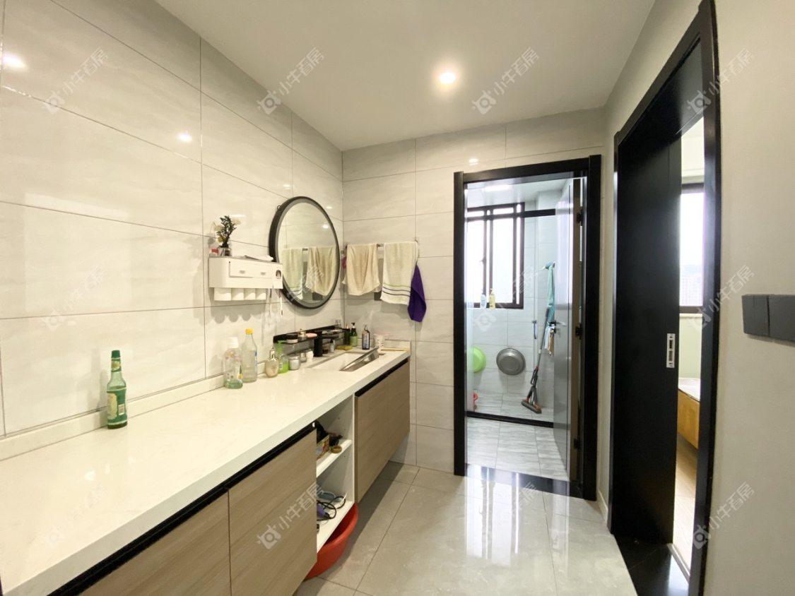 镇江凤凰郡在售二手房源室内图_小牛看房