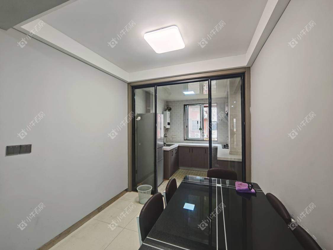 镇江金虹花园在售二手房源室内图_小牛看房