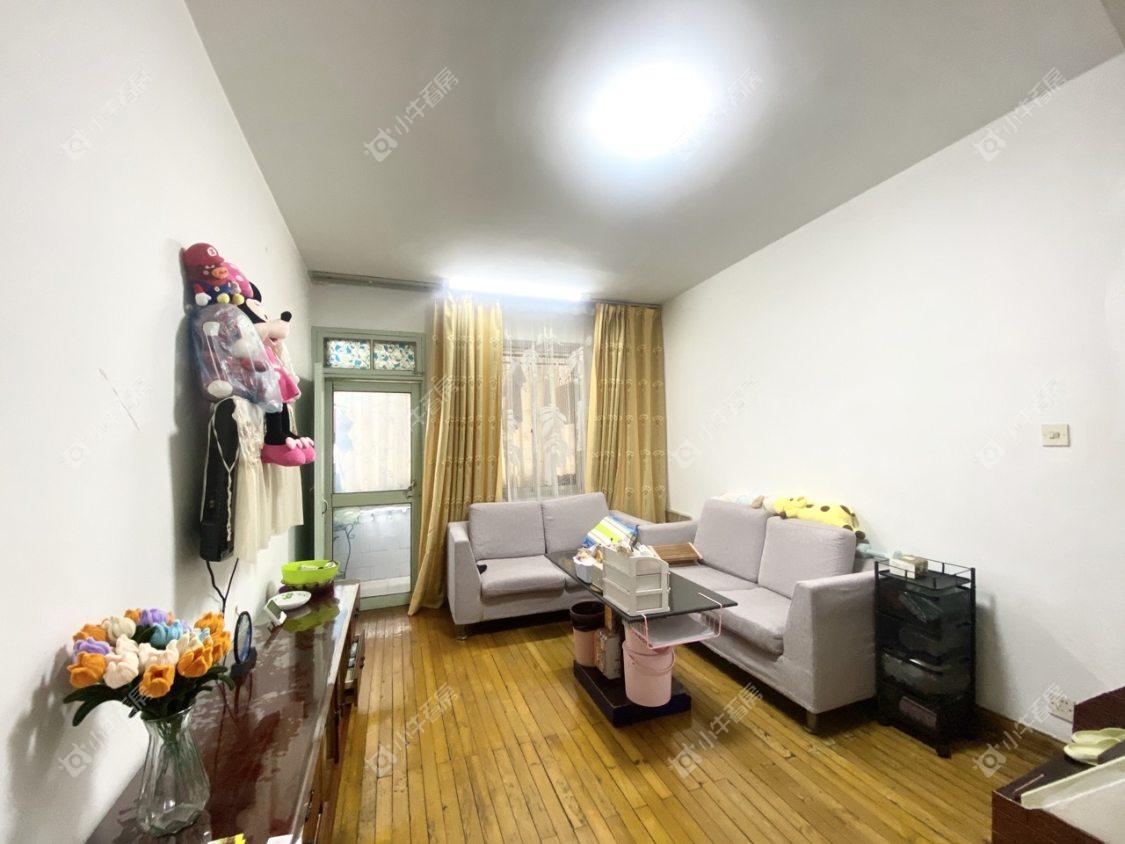 镇江阜阳新三村在售二手房源室内图_小牛看房