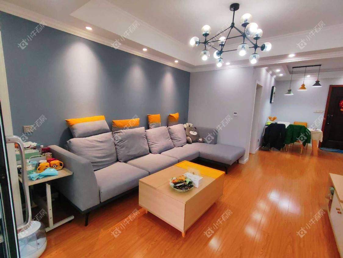 镇江滨河凤凰城在售二手房源室内图_小牛看房