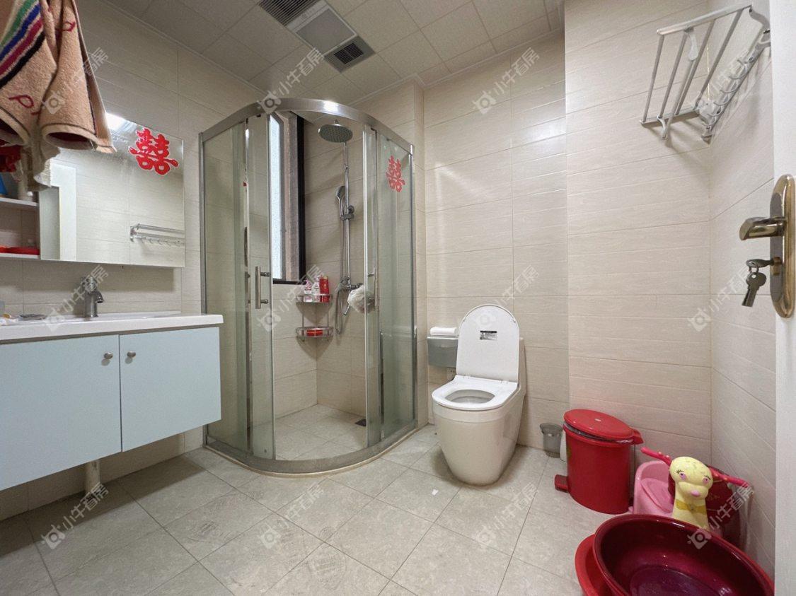 镇江世纪豪都在售二手房源室内图_小牛看房