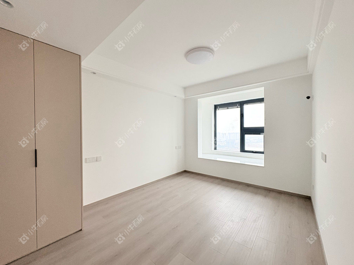 镇江融创华南映在售二手房源室内图_小牛看房