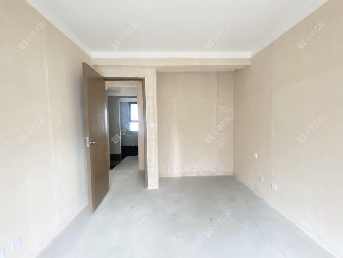 镇江融创华南映在售二手房源室内图_小牛看房