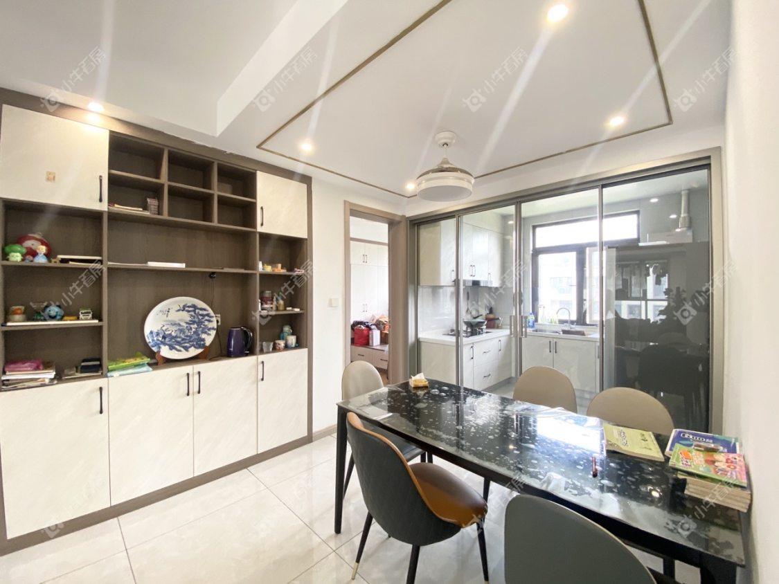 镇江滨河凤凰城在售二手房源室内图_小牛看房