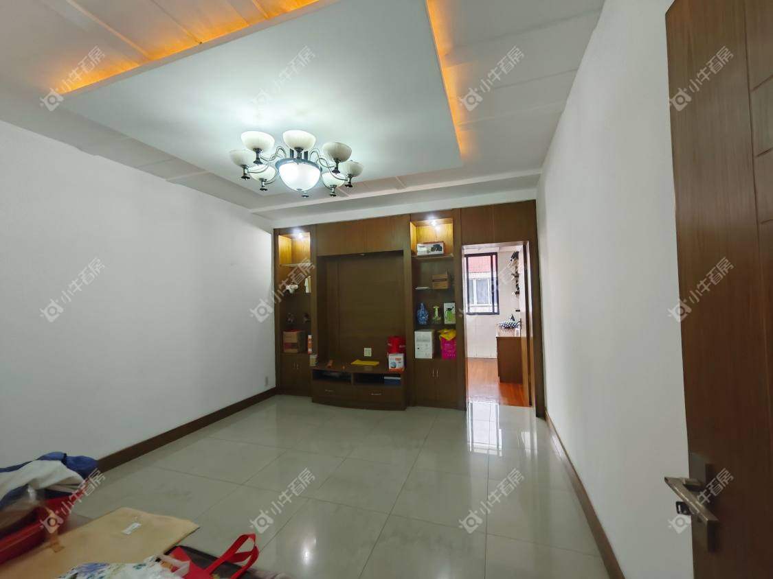 镇江商业街在售二手房源室内图_小牛看房