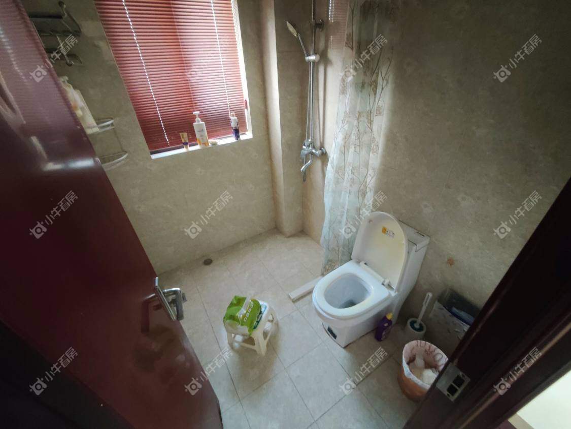 镇江世纪豪都在售二手房源室内图_小牛看房