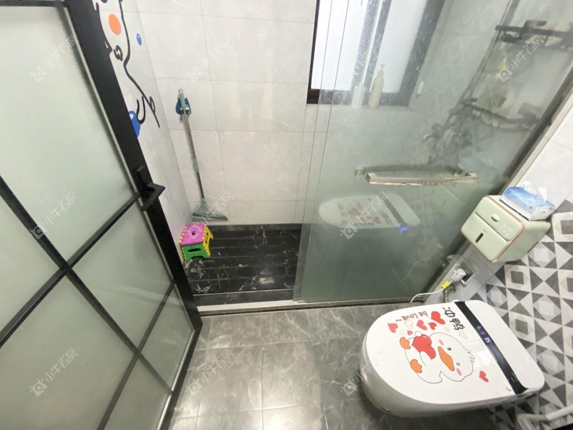 镇江凤凰郡在售二手房源室内图_小牛看房