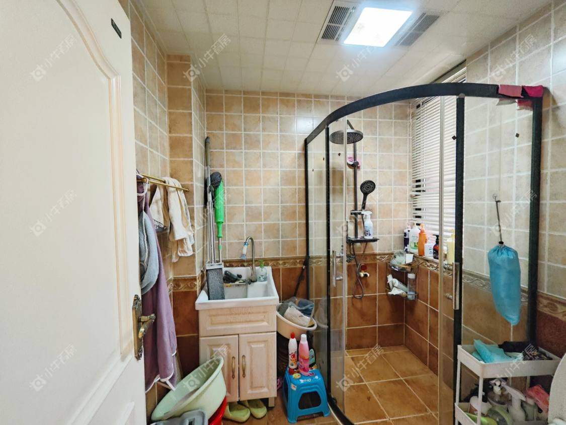 镇江世纪豪都在售二手房源室内图_小牛看房