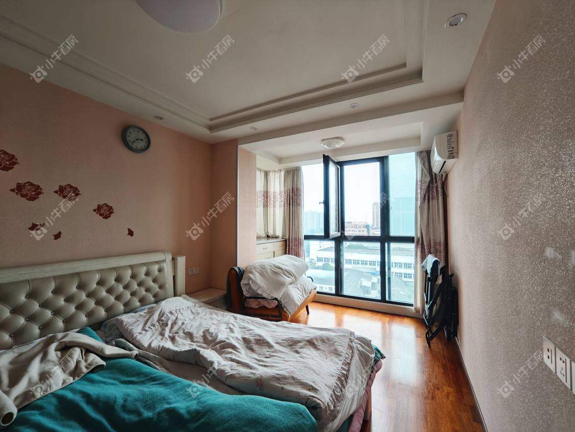 镇江金凤凰在售二手房源室内图_小牛看房