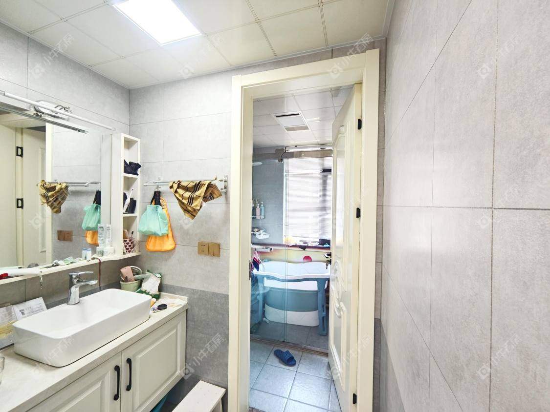 镇江滨河凤凰城在售二手房源室内图_小牛看房