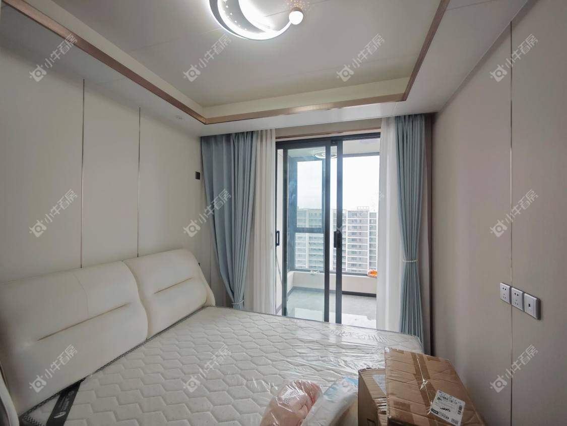 镇江融创华南映在售二手房源室内图_小牛看房