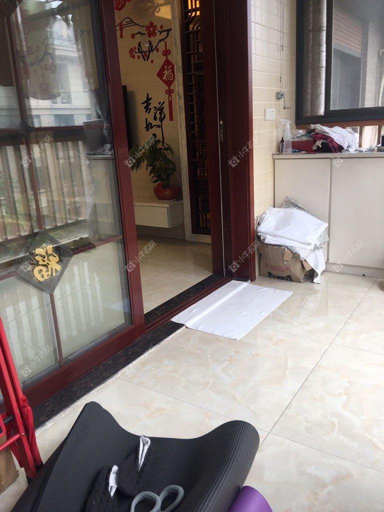 镇江世纪豪都在售二手房源室内图_小牛看房