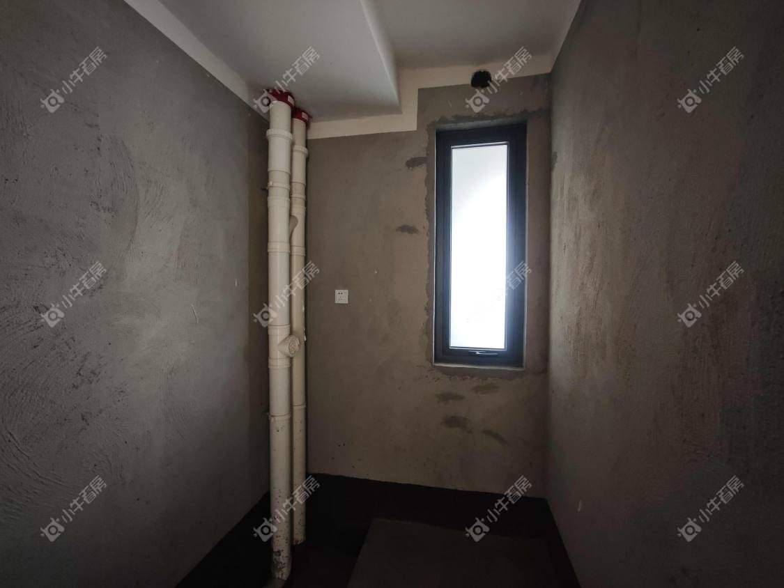 镇江融创华南映在售二手房源室内图_小牛看房