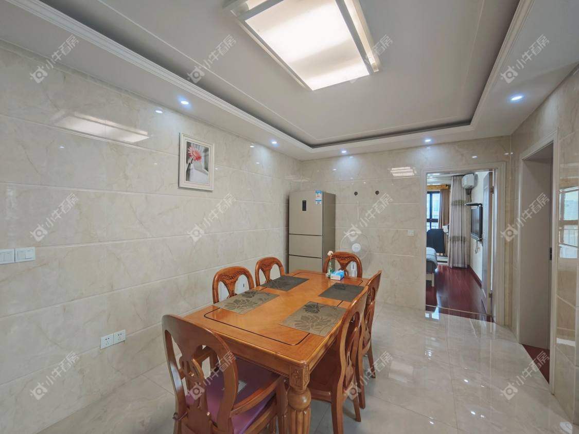 镇江美亚华悦在售二手房源室内图_小牛看房