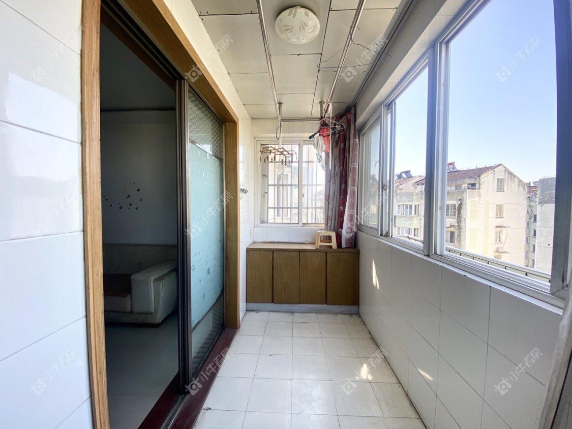 镇江金香花园在售二手房源室内图_小牛看房