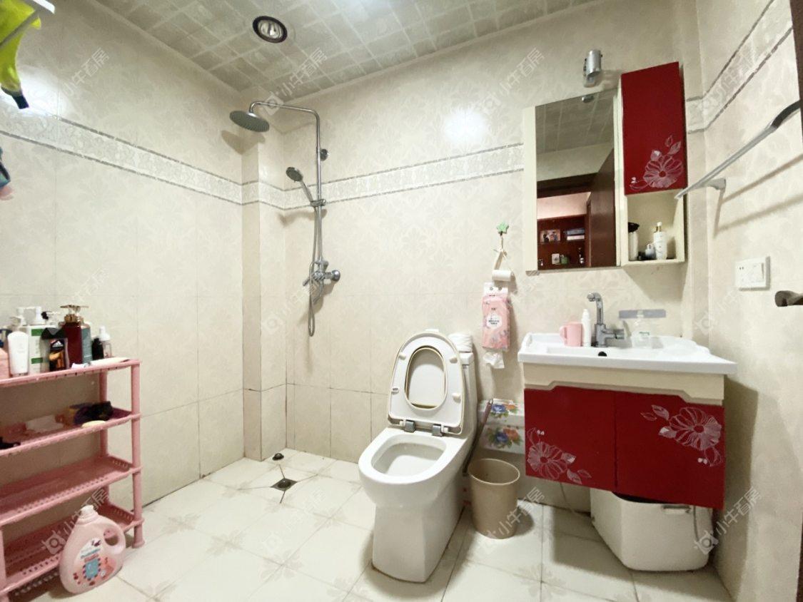 镇江金凤凰在售二手房源室内图_小牛看房