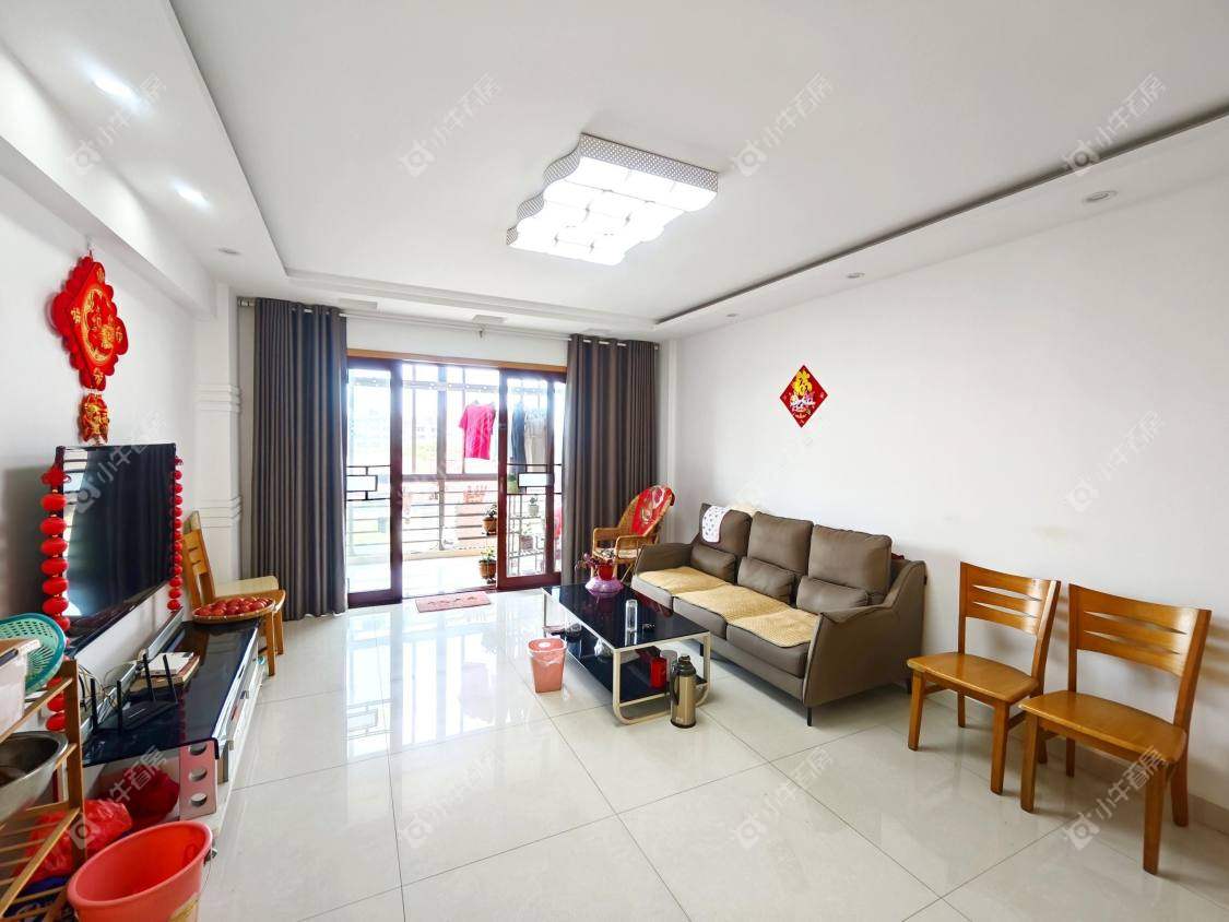 镇江水岸春天在售二手房源室内图_小牛看房