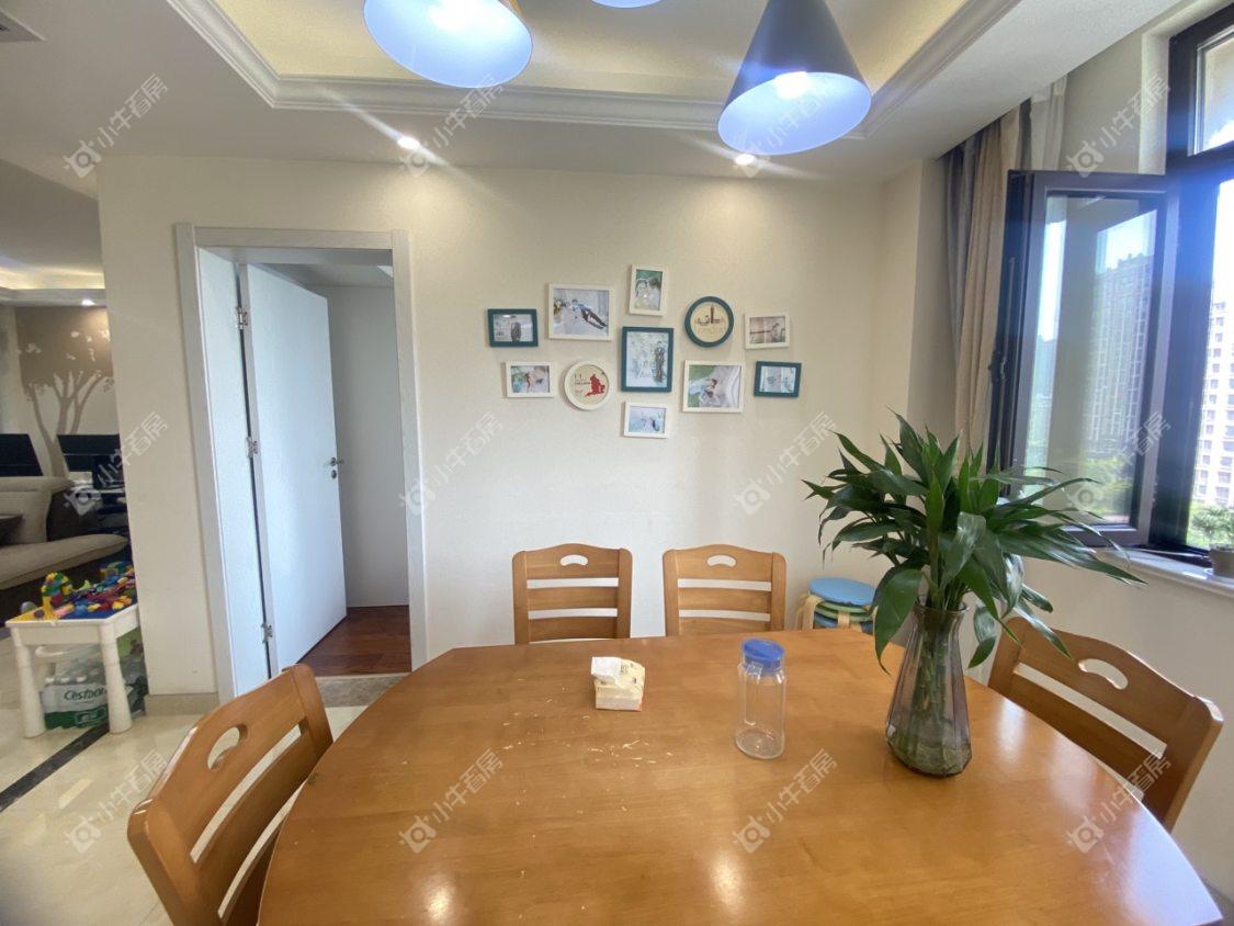 镇江滨河凤凰城在售二手房源室内图_小牛看房