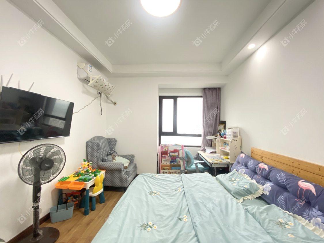 镇江滨河凤凰城在售二手房源室内图_小牛看房