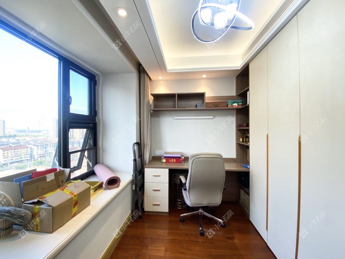 镇江红星天铂在售二手房源室内图_小牛看房