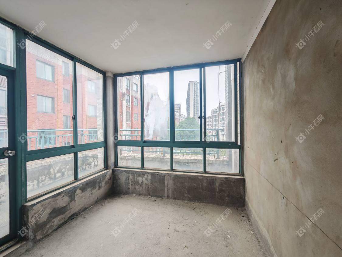 镇江芳草苑在售二手房源室内图_小牛看房