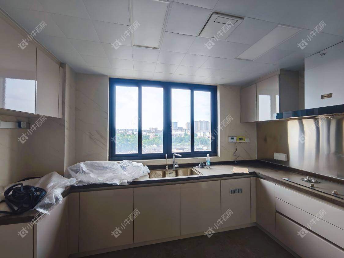 镇江红星天铂在售二手房源室内图_小牛看房