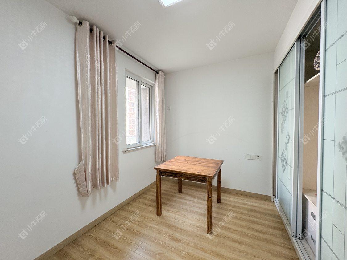 镇江东南新城在售二手房源室内图_小牛看房