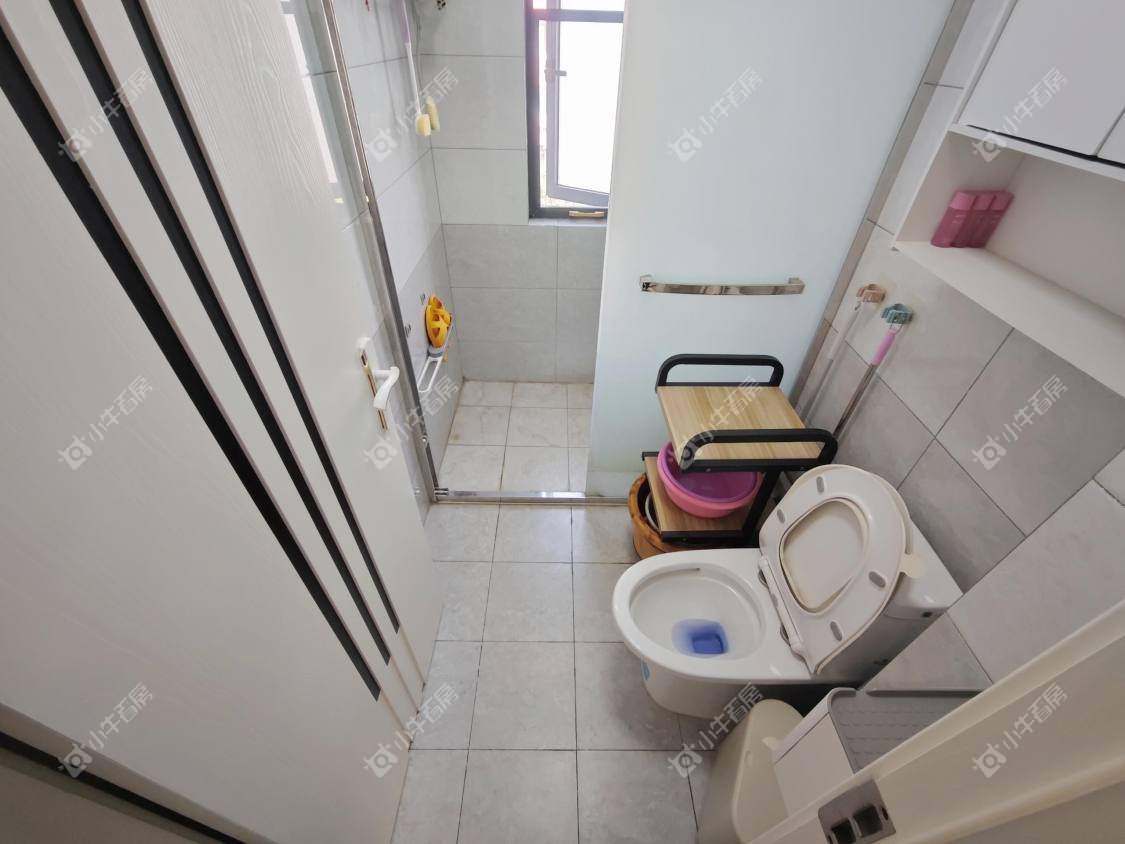 镇江阜阳新三村在售二手房源室内图_小牛看房