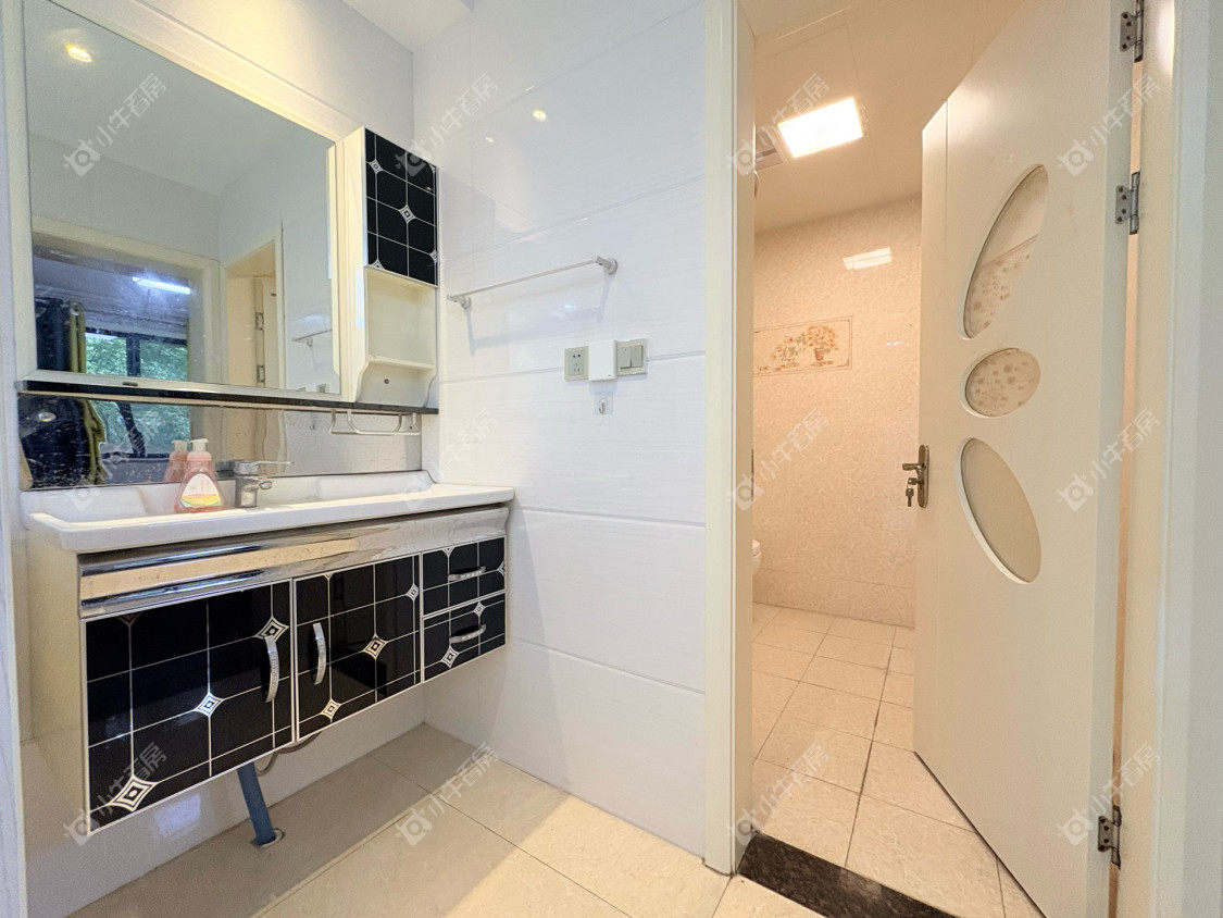 镇江世纪豪都在售二手房源室内图_小牛看房