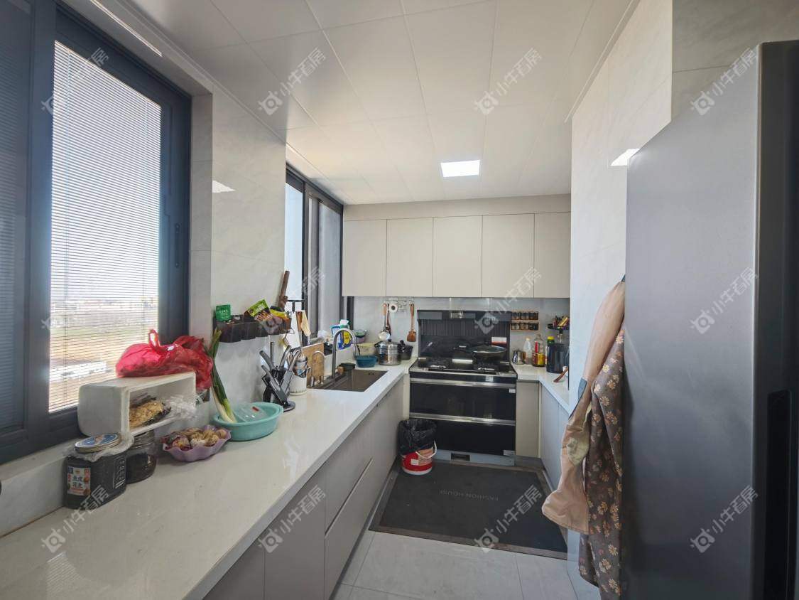 镇江融创华南映在售二手房源室内图_小牛看房