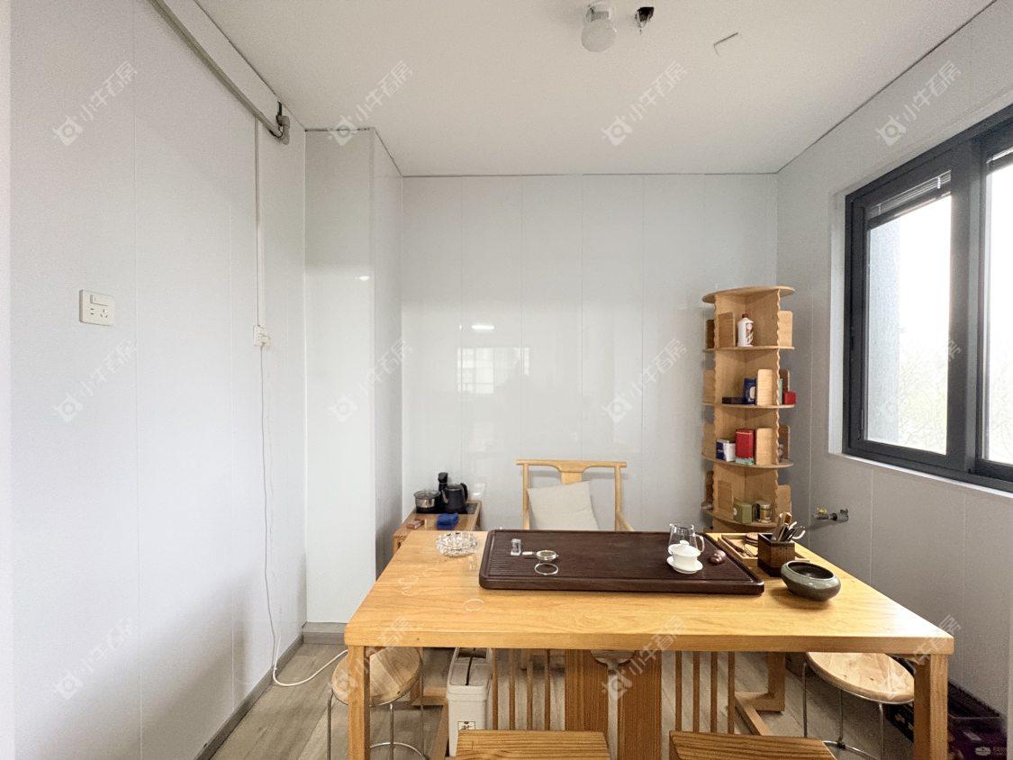 镇江金茂国际社区在售二手房源室内图_小牛看房