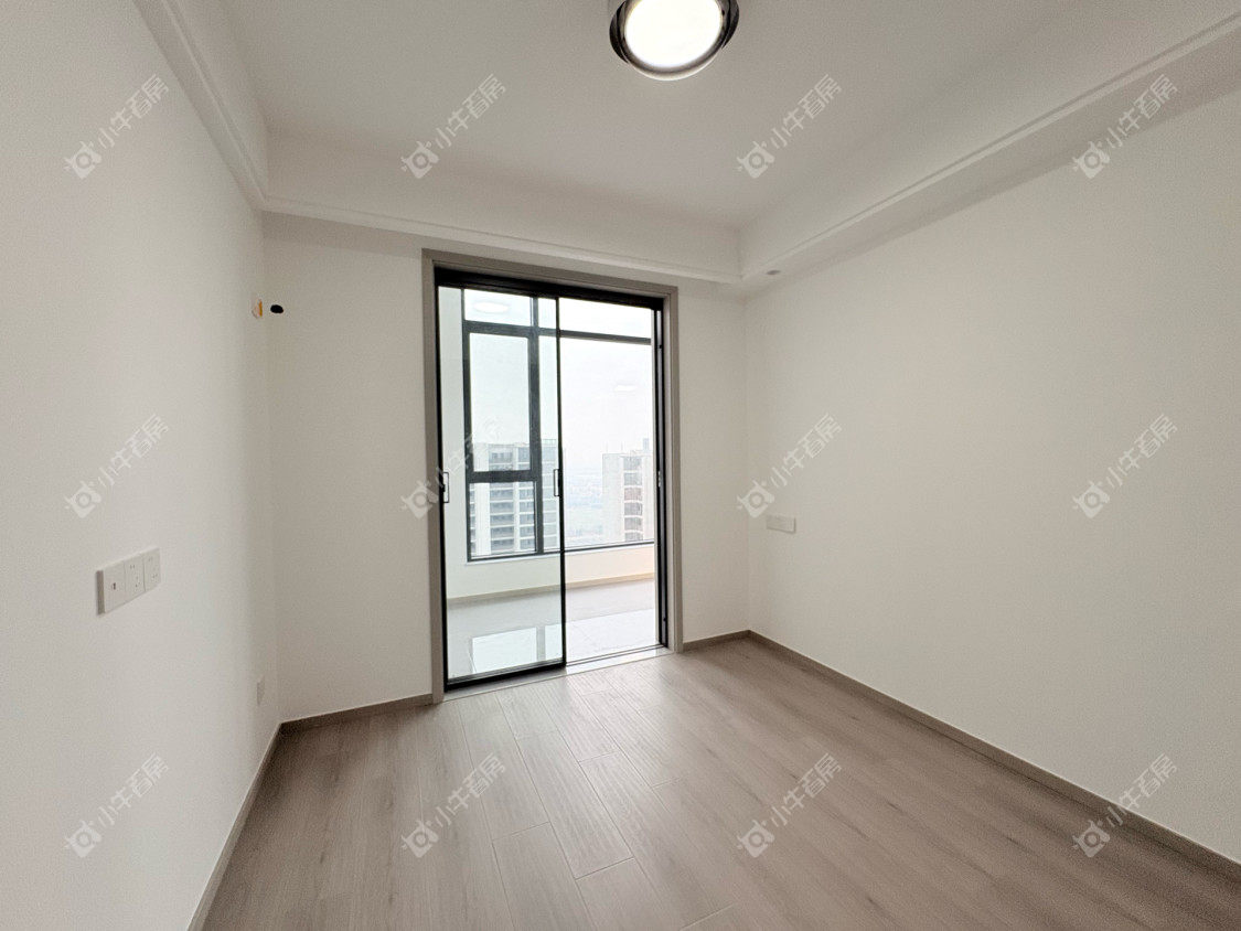 镇江融创华南映在售二手房源室内图_小牛看房