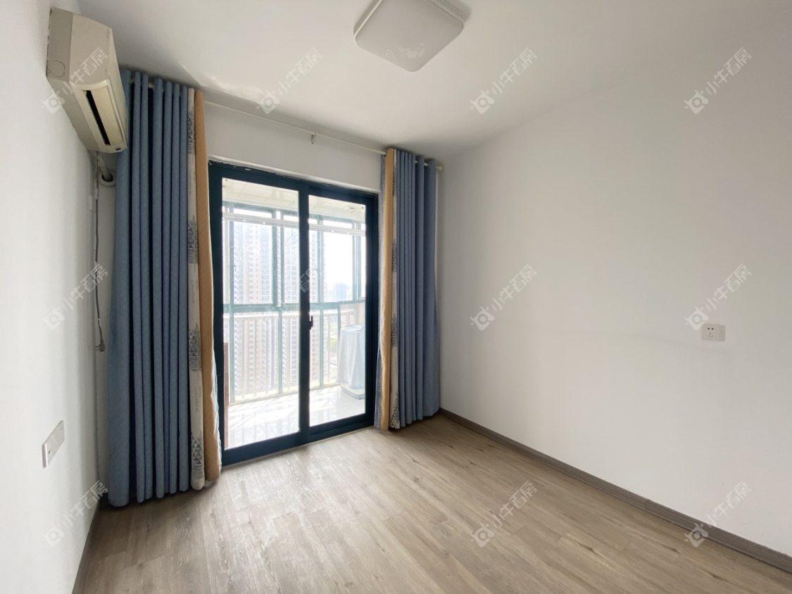 镇江东方盛世在售二手房源室内图_小牛看房