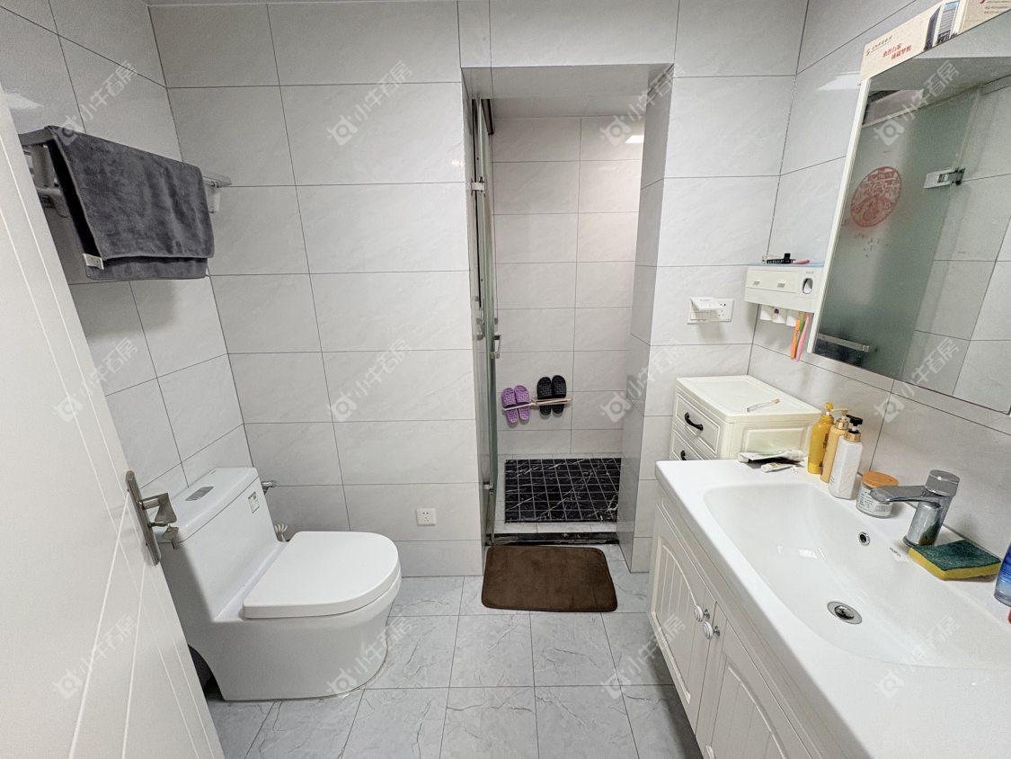 镇江荣城国际一期在售二手房源室内图_小牛看房