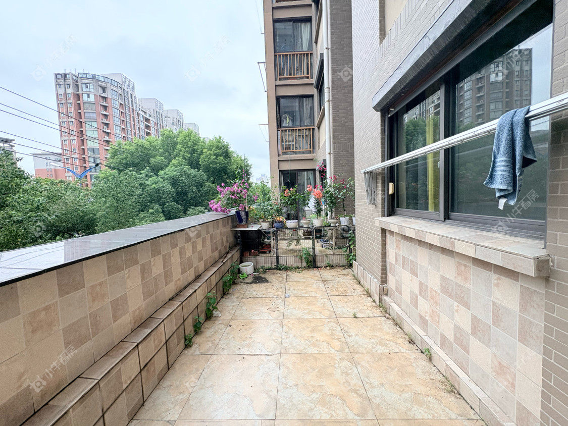 镇江世纪豪都在售二手房源室内图_小牛看房