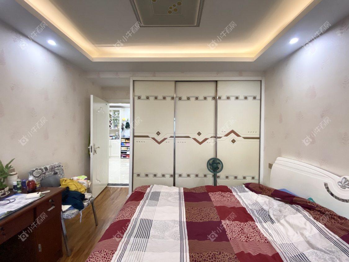 镇江东方盛世在售二手房源室内图_小牛看房