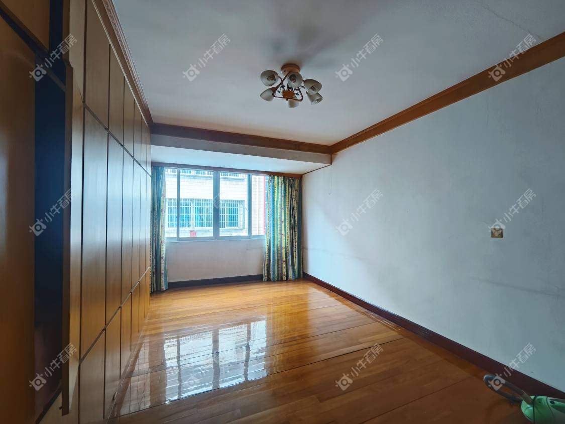 镇江商业街在售二手房源室内图_小牛看房